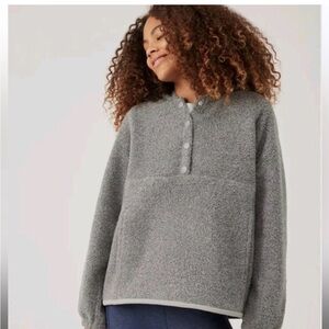 Outdoor Voices Mega Fleece Snap Size Small